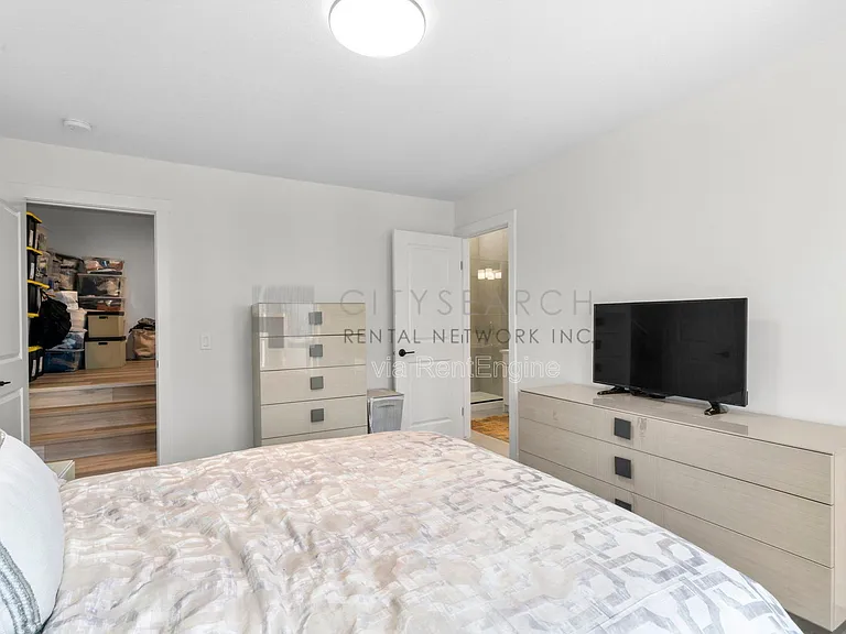 244 Sovereign Cres SW #1 — Photo 31