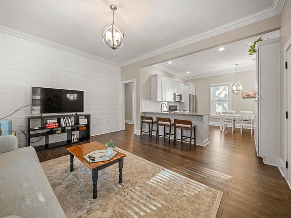 5th image of 1012 Holloway St