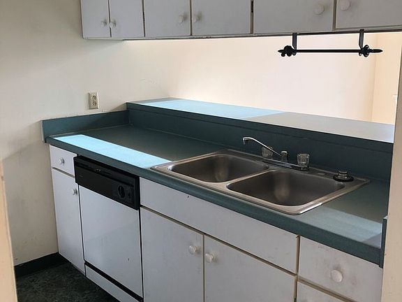 4th image of 415 E Grace St #302