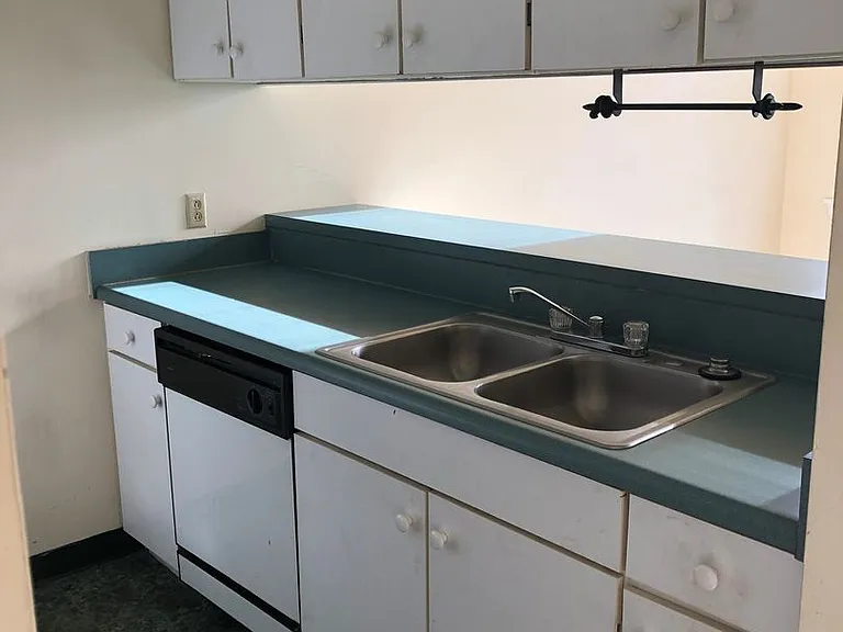 415 E. Grace Street — Photo 5