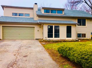 230 Davis Ln, Bolingbrook, IL 60440