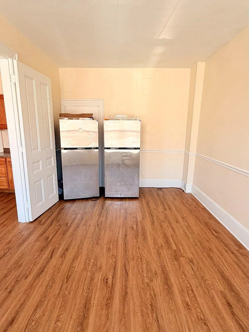 2 bed, 1.5 bath, 3000 sqft, $1,400 — Photo 4