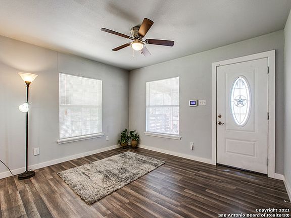 5th image of 1006 W Rosewood Ave