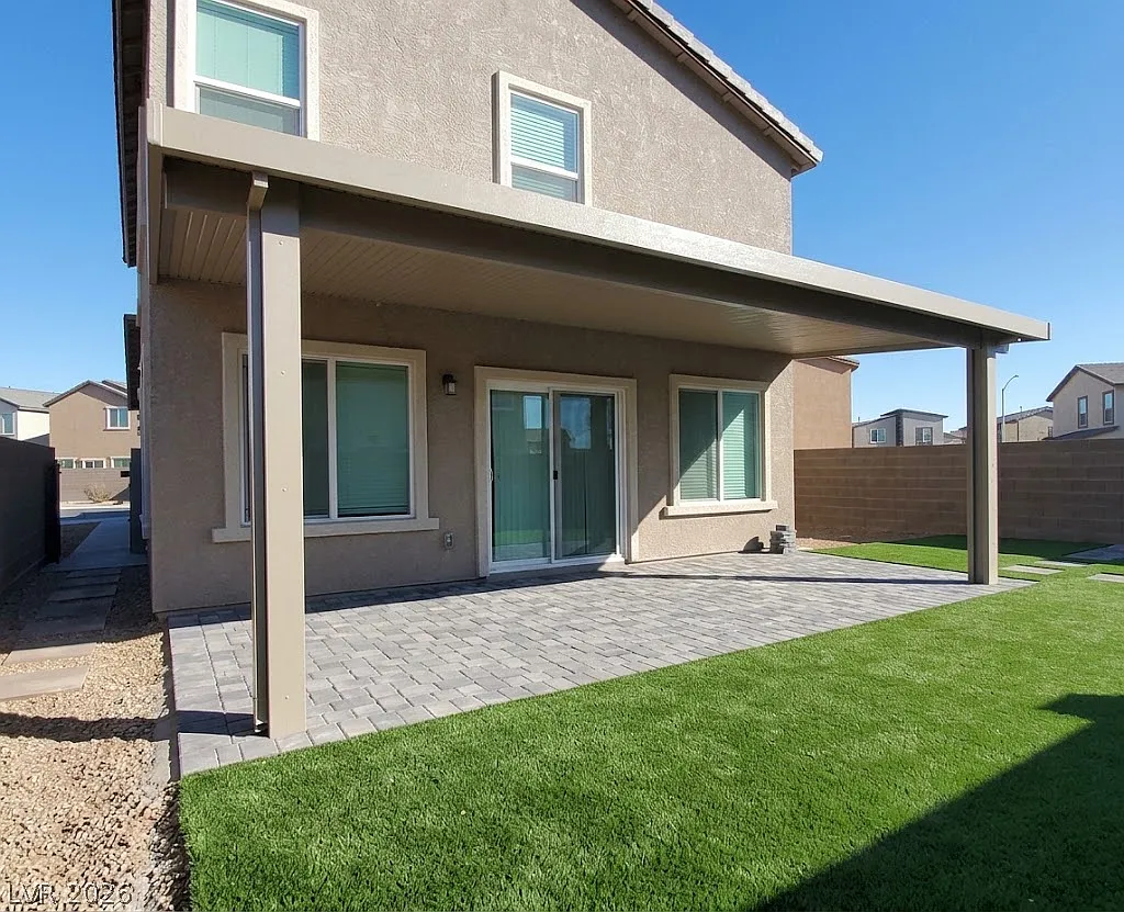 4 bed, 2.5 bath, 1795 sqft, $2,500 — Photo 3