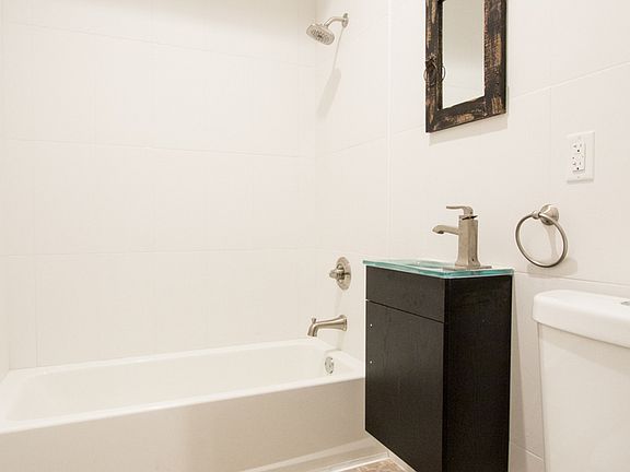 5th image of 801 N Piedras St #12