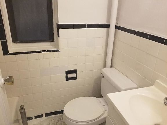 4th image of 210 E 84th St APT 1D
