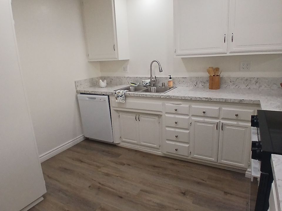 Kitchen / pantry in the corner and loads of cabinets