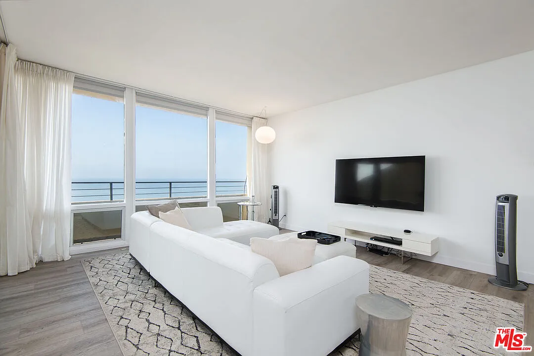 2 bed, 2.0 bath, 1500 sqft, $8,250 — Photo 4