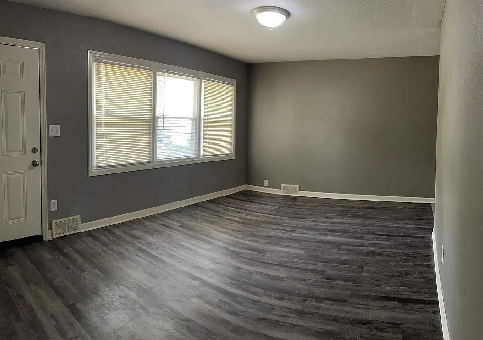 4 Bed, 1 Bath Home in South Kansas City! — Photo 3