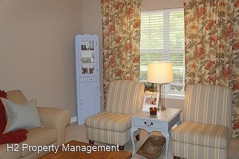 4th image of 2740 W Tharpe St APT 102