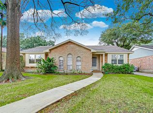 9723 Lawngate Dr, Houston, TX 77080