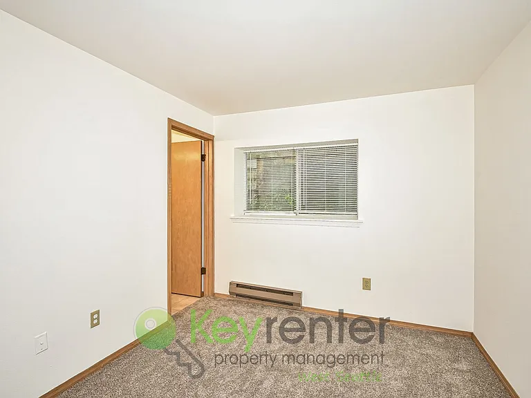 6042 Fauntleroy Way SW — Photo 11