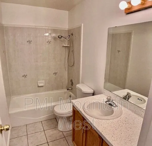 2186 N 1965 E — Photo 22