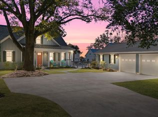 209 Clarendon Avenue, Southport, NC 28461