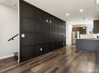 2421 SW Findlay St, Seattle, WA 98106