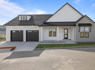 1022 Sagebluff Ln, Richland, WA 99352