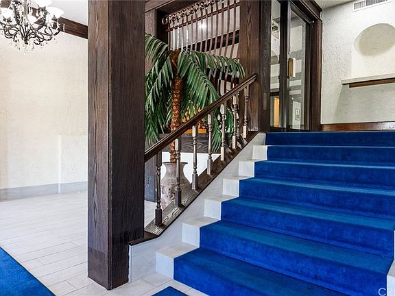 2nd image of 12830 Burbank Blvd Unit 121