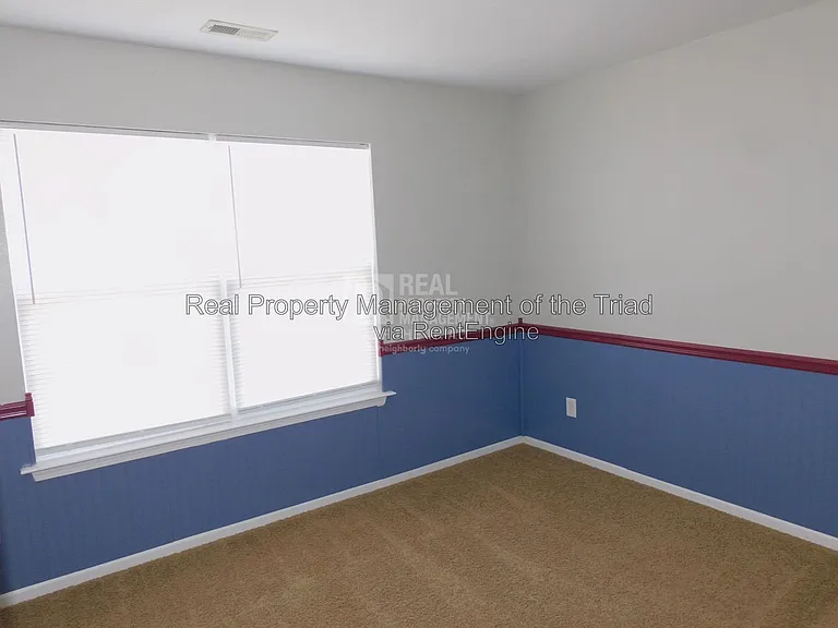 8 Rockport Ct — Photo 13