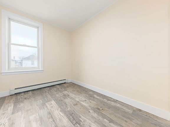 1601 E 56th St 2-06