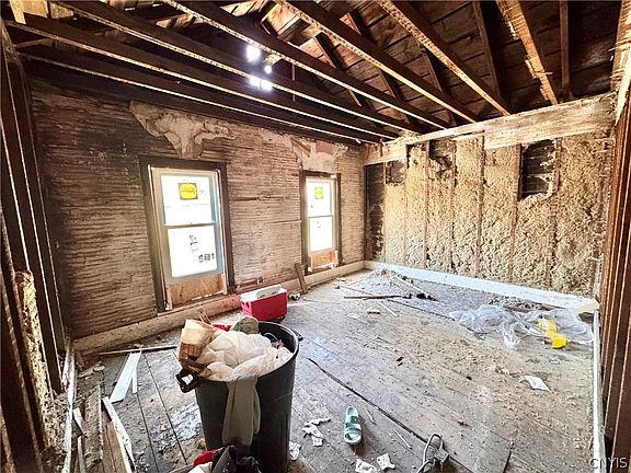 5th image of 20 Venice St