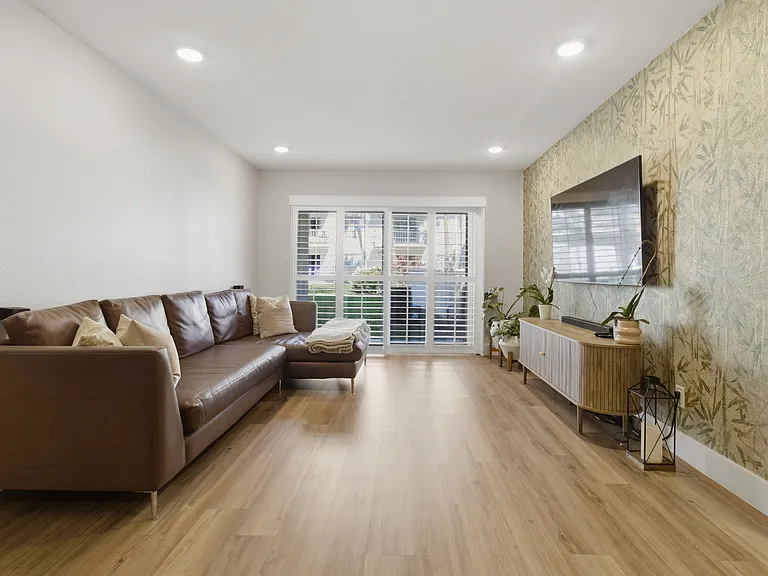 4611 W Fig St #103 — Photo 29