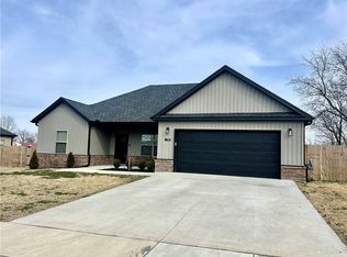 2332 John W Montgomery Cir, Pea Ridge, AR 72751