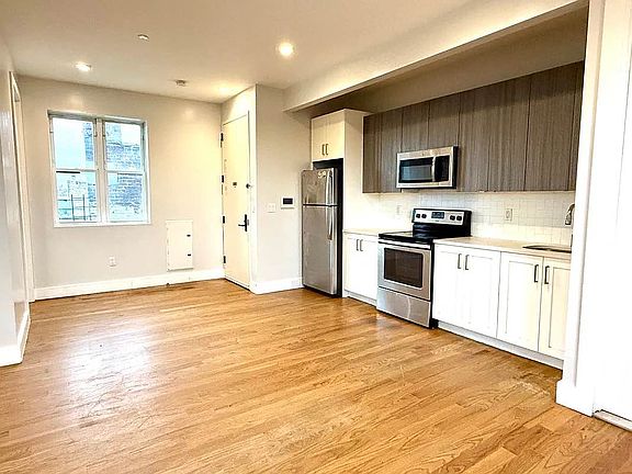 2nd image of 255 Grafton St APT 4B