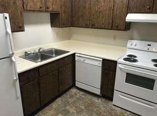 2010 10th Ave E APT 103, Williston, ND 58801