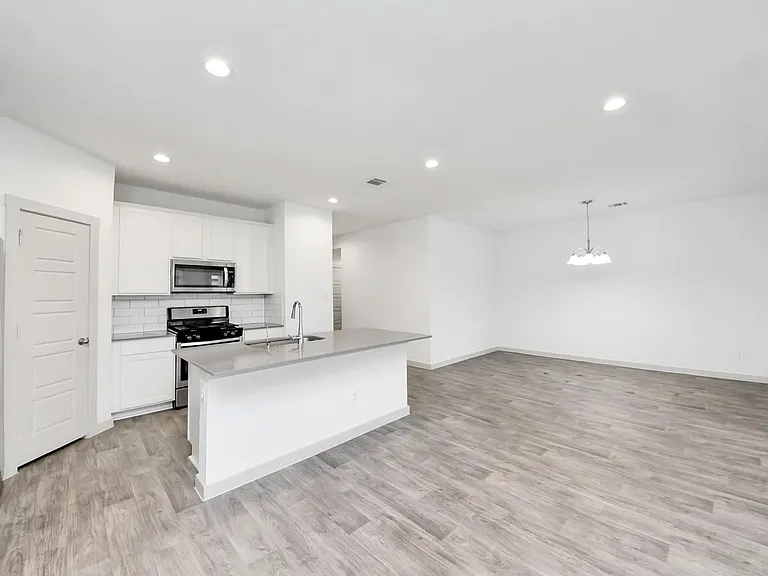 7803 Golden Rubia Ln — Photo 36