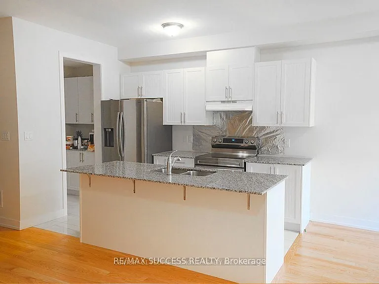 605 Etheridge Ave — Photo 5