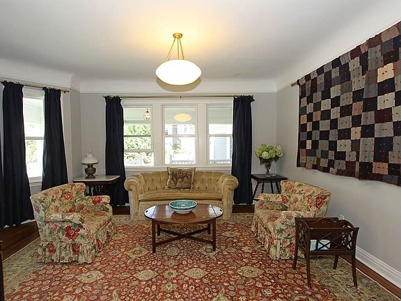 5th image of 333 Carpenter Ave