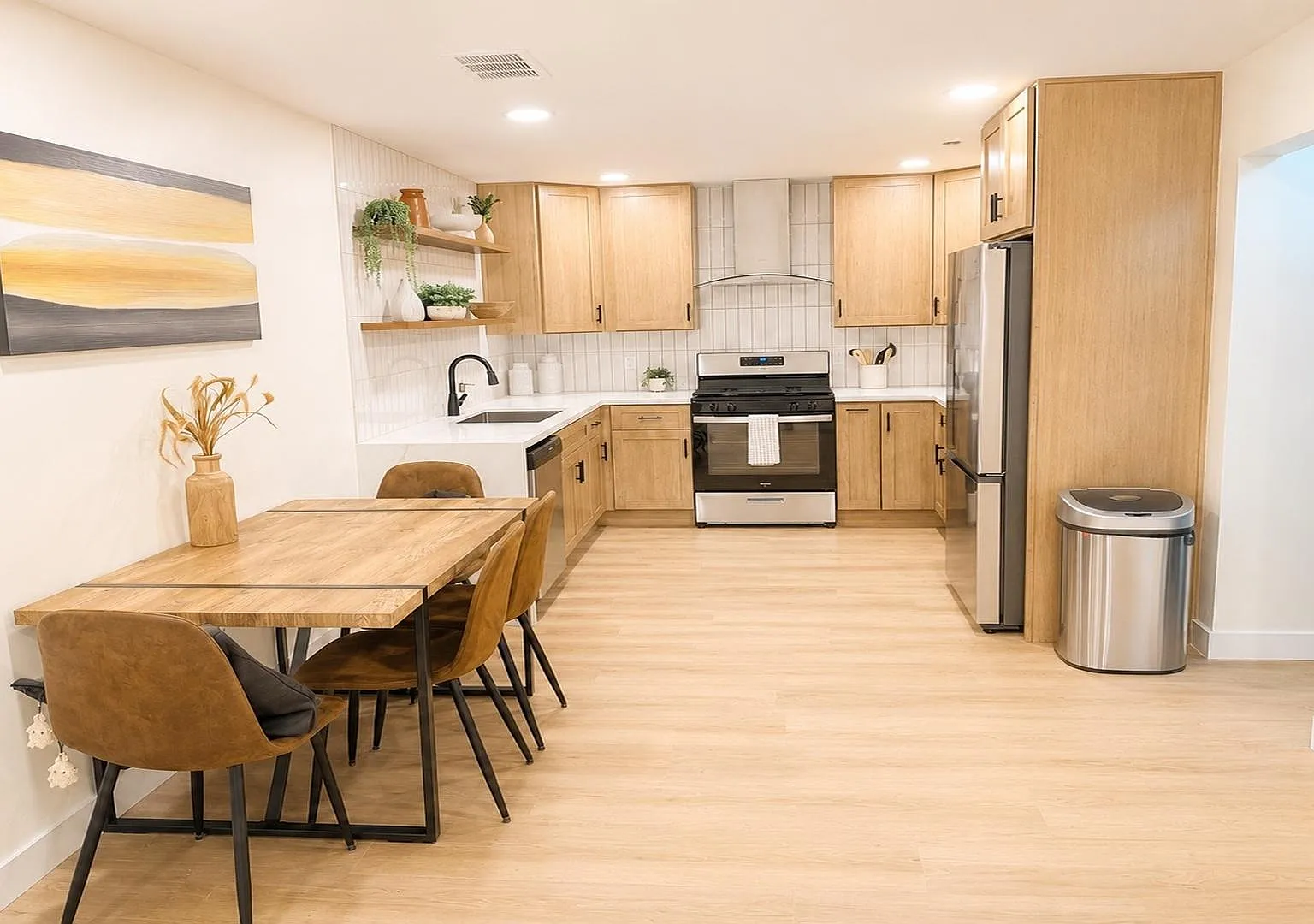 4 bed, 3.0 bath, 2189 sqft, $1,936 — Photo 3