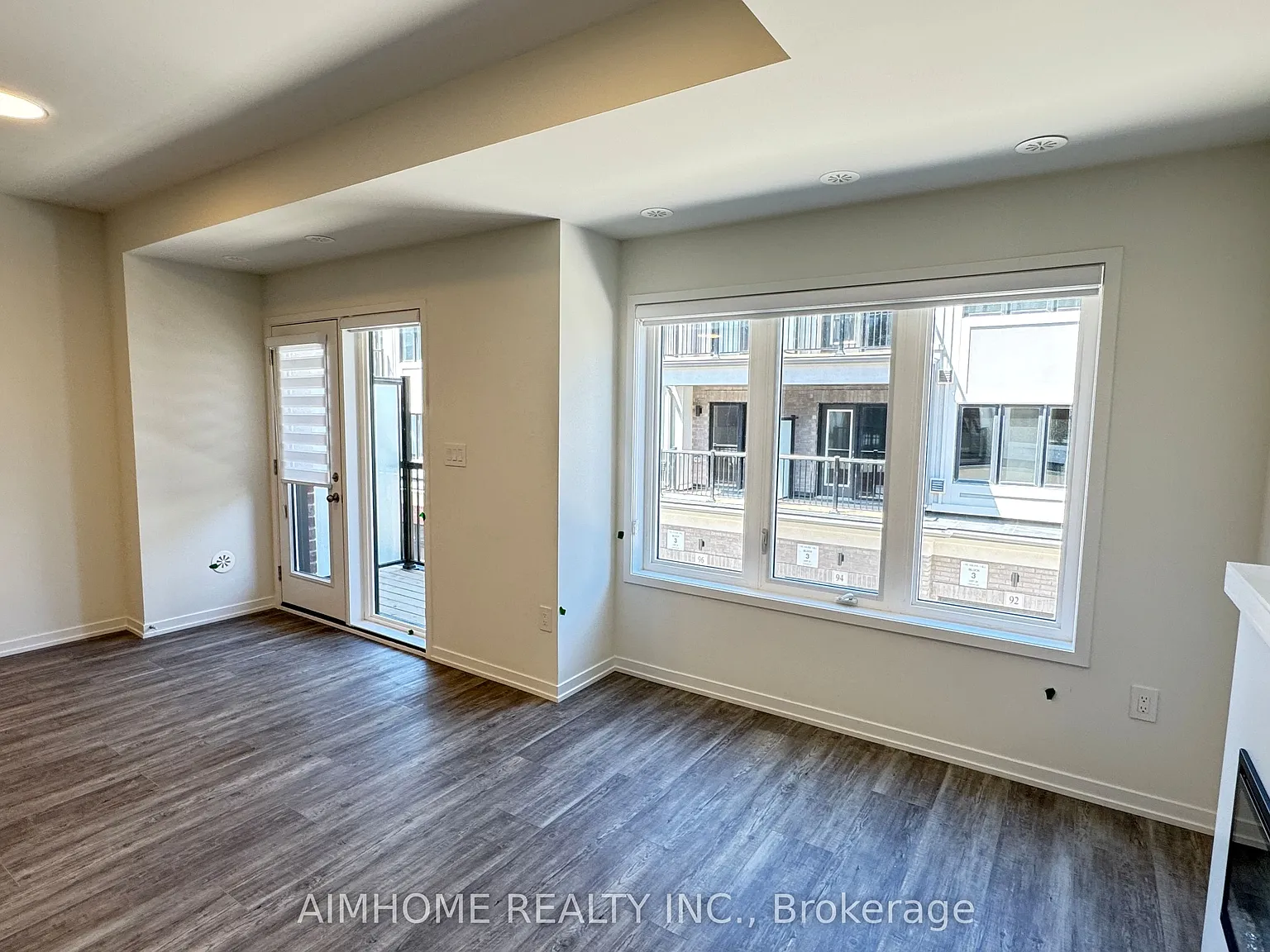 3 bed, $3,190 — Photo 2