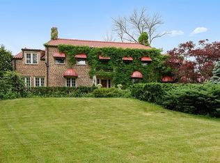 1565 Robin Rd, Bannockburn, IL 60015