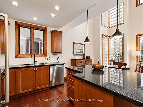 4th image of 224 Blueski George Cres #16