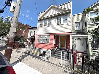 81 Autumn Avenue