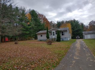 859 Old Grandview Rd, Beaver, WV 25813