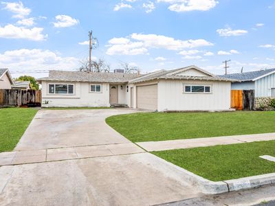 3518 E Flint Way, Fresno, CA, 93726