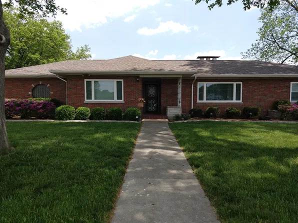 610 N Main St, Breese, IL 62230
