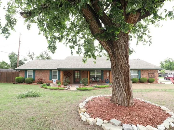 6200 N Grove Ave, Warr Acres, OK 73122