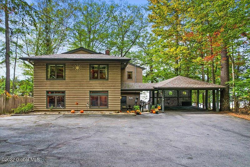 5th image of 3143 Oakley Way