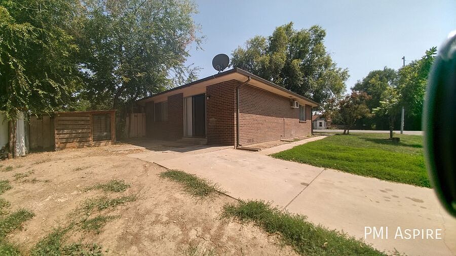 2nd image of 1702 Meadow St