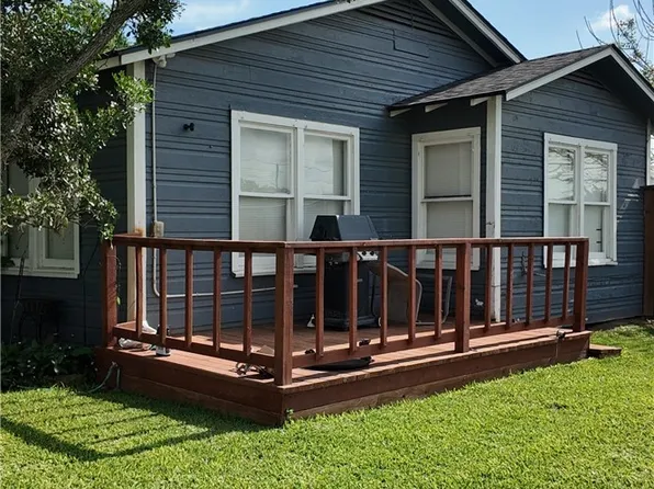 305 Dunn St, Cuero, TX 77954