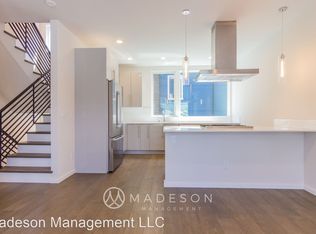 9730 Woodlawn Ave N #B, Seattle, WA 98103
