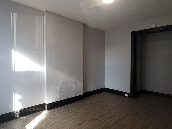 2nd image of 2127 Russell Blvd #A