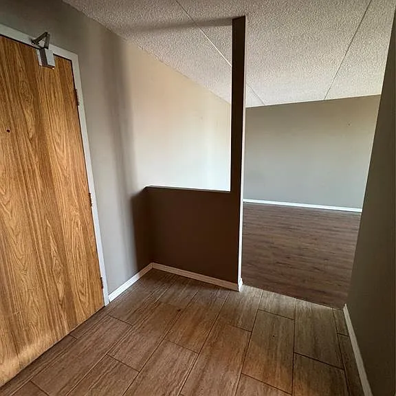 150 Park St W #1707 — Photo 3