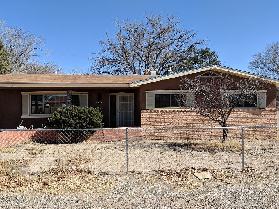 2nd image of 1206 Presidio Pl SW