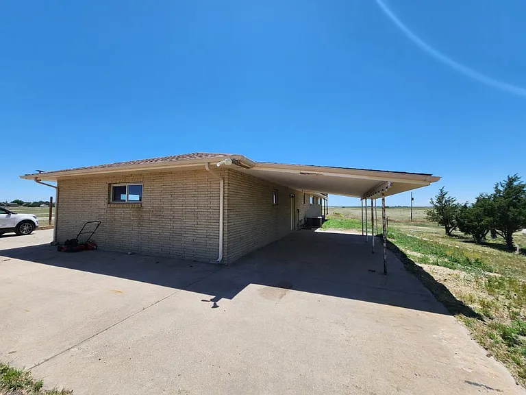 16500 Highway 14 — Photo 21