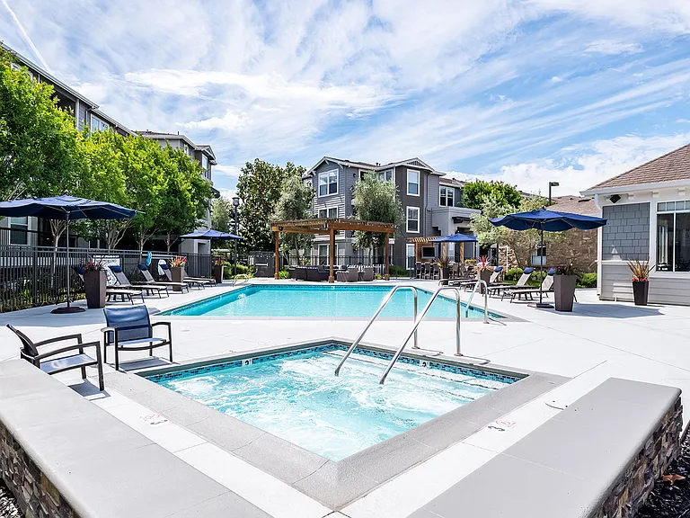 Montrachet Apartments — Photo 35