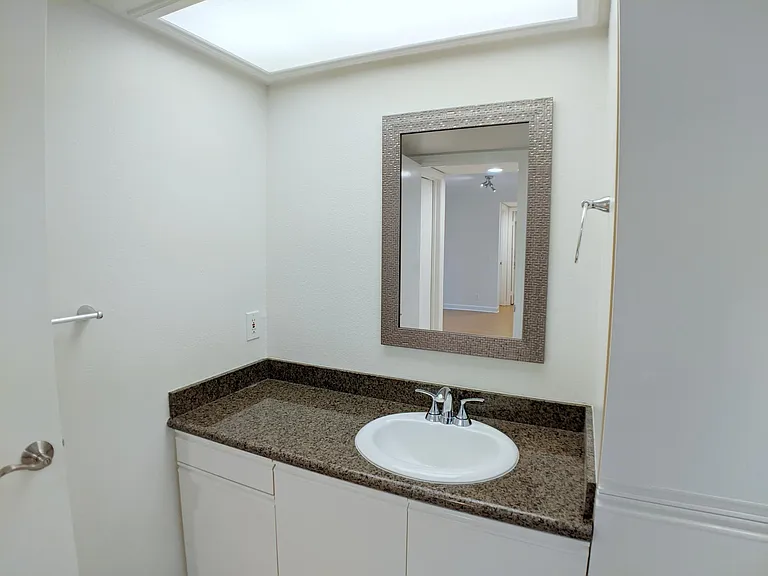 11347 Nebraska Ave — Photo 14